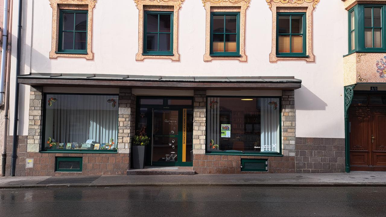 Aussenansicht der Bücherei Matrei am Brenner