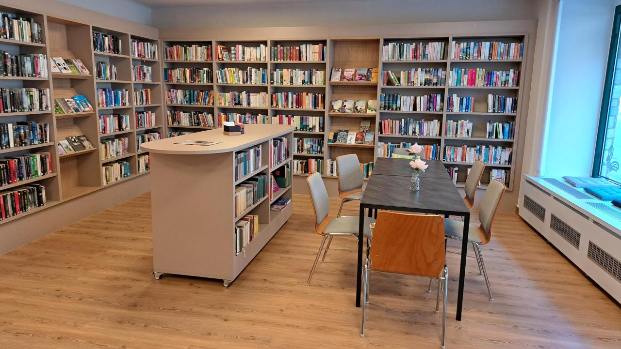 Innenansicht der Bücherei Matrei