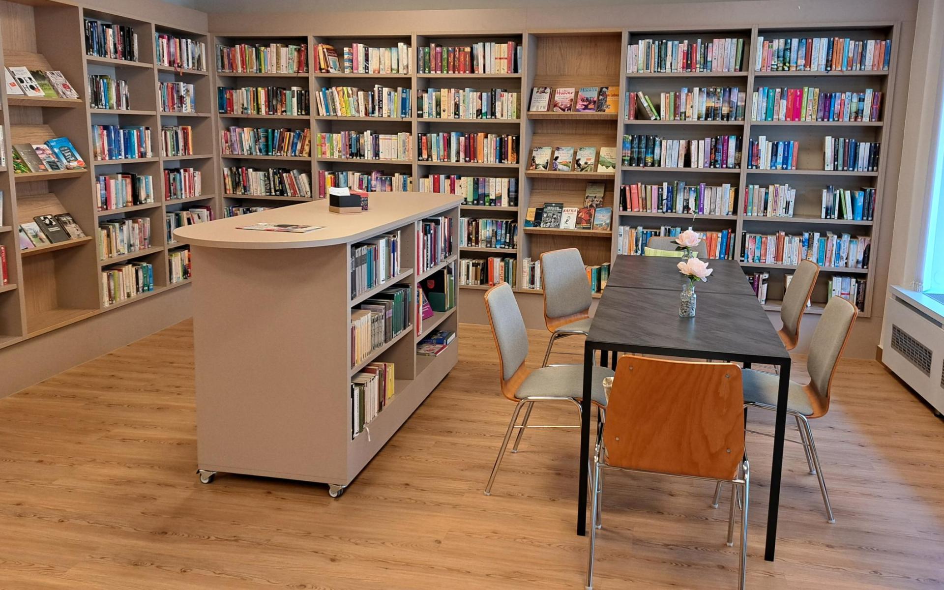 Innenansicht der Bücherei Matrei